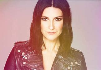 Laura Pausini si rifiuta di cantare Bella ciao alla tv spagnola: no a canzoni politiche