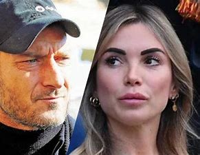 Francesco Totti a casa di Noemi Bocchi con la figlia Isabel