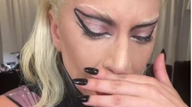 Lady Gaga in lacrime dopo il concerto interrotto: “Non era sicuro continuare”