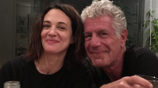 Asia Argento e il suicidio di Anthony Bourdain: “Stava male, non ho colpe”