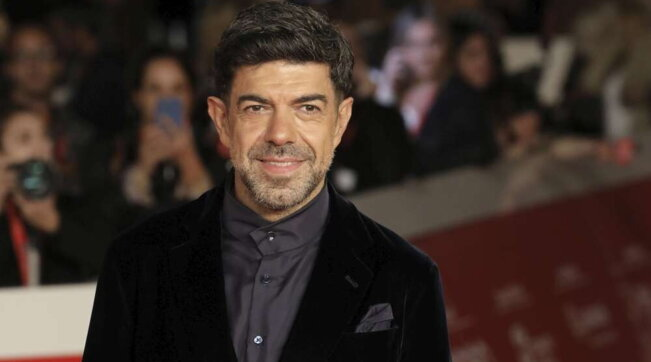 Pierfrancesco Favino apre la Festa del Cinema di Roma con “Il Colibrì”: “Sono un maschio non ossessionato dal sesso”