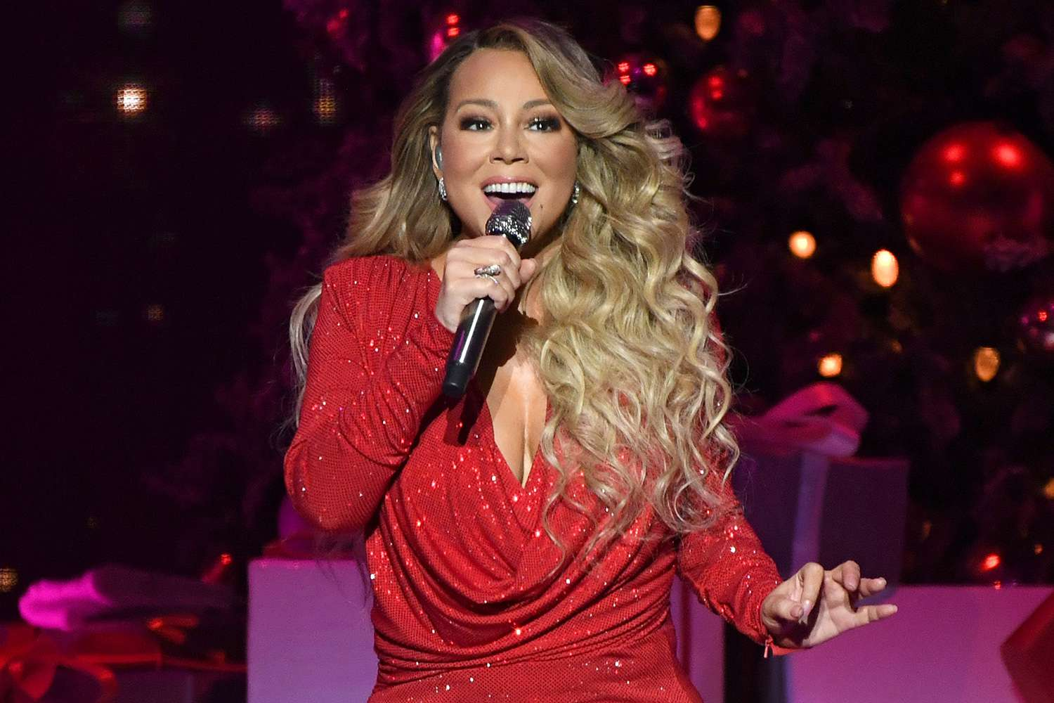 Mariah Carey dà il via al Natale: “È ora!”