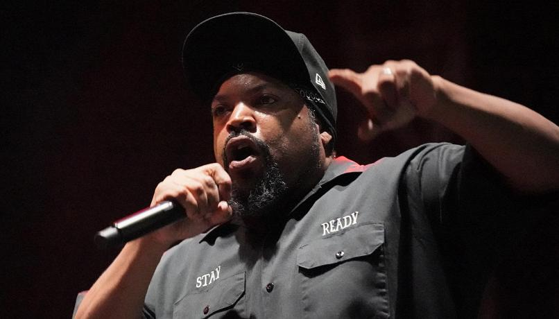 Il rapper Ice Cube rifiuta il vaccino anti Covid, abbandona il set e perde 9 milioni di dollari