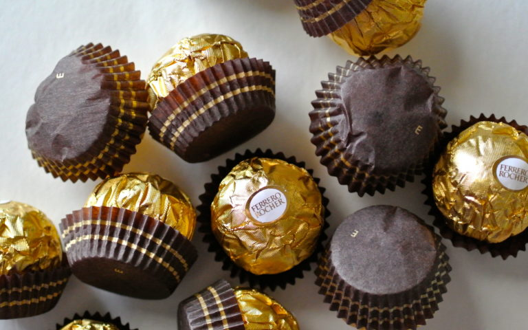 Ferrero Rocher torna in TV con una nuova piattaforma di comunicazione che è un’ode a chi sa trovare, ogni giorno, il lato straordinario della vita