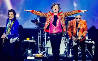 Rolling Stones su TikTok, nei video come vestirsi, muoversi e suonare come loro