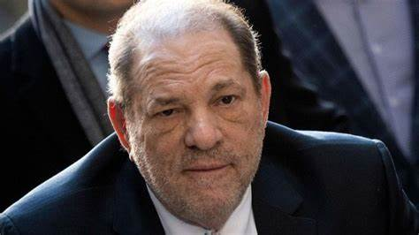 Harvey Weinstein condannato a 16 anni di carcere