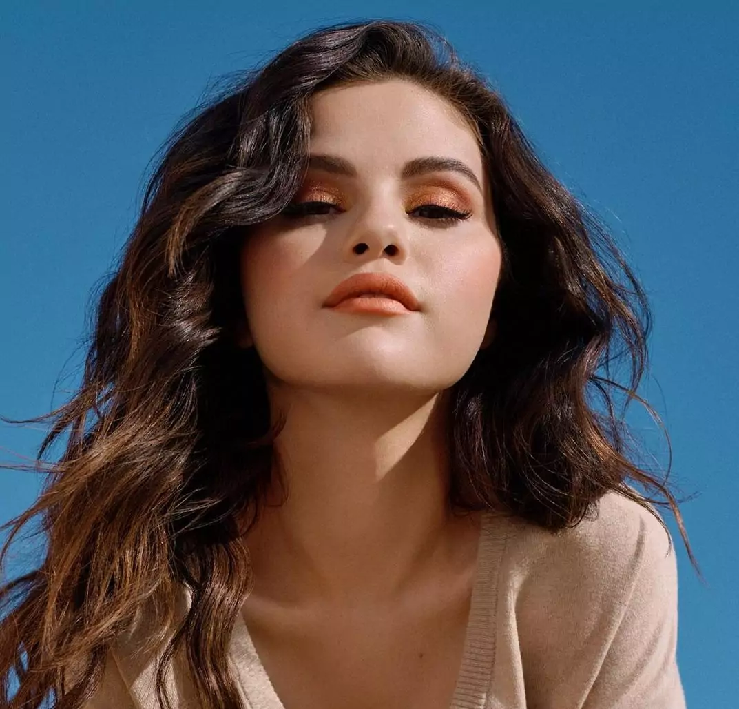 Selena Gomez si prende una pausa dai social: “A 30 anni, sono troppo grande”