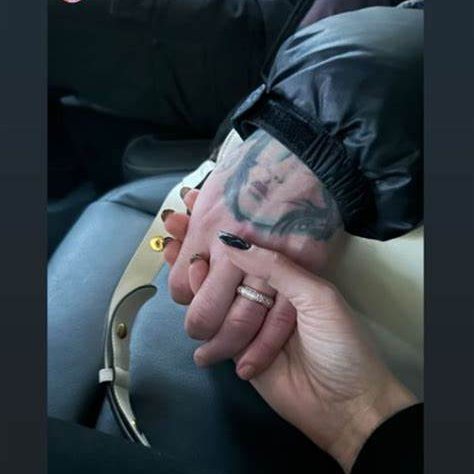 Chiara Ferragni e Fedez mano nella mano: la foto della pace