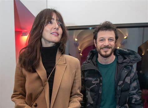 Ambra Angiolini presenta Andrea Bosca in famiglia