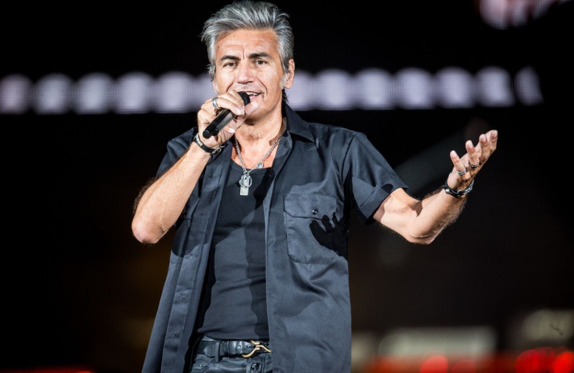 Ligabue celebra i suoi “30 anni in un giorno”, al cinema per tre giorni il suo film