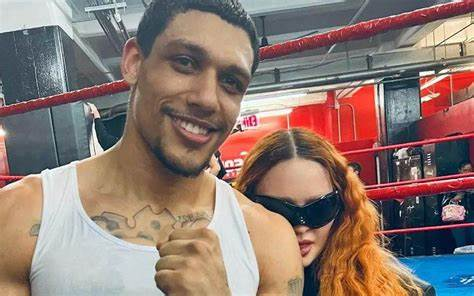 Madonna ha un nuovo fidanzato 29enne: è l’istruttore di boxe Josh Popper