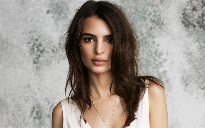 Emily Ratajkowski pronta a congelare gli ovuli per fare un figlio da sola