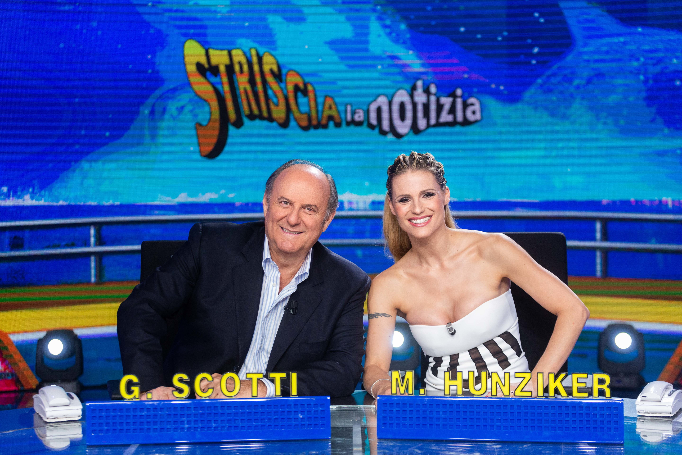 A “Striscia la Notizia” conducono due nonni: Michelle Hunziker e Gerry Scotti