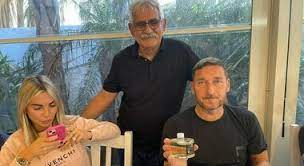 Francesco Totti e Noemi Bocchi a pranzo a Terracina, i luoghi del cuore di Ilary Blasi