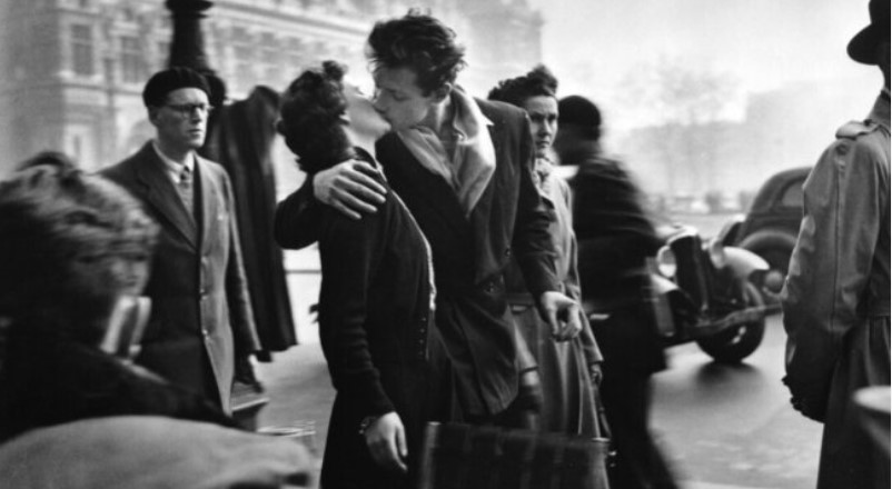 Robert Doisneau, i suoi scatti inconfondibili in una mostra antologica al Museo Diocesano