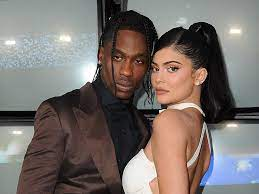 Kylie Jenner e Travis Scott hanno cambiato il nome del figlio: ora si chiama Aire Webster