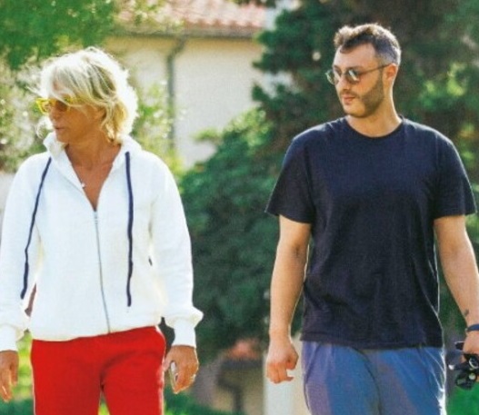 Maria De Filippi e la prima estate sola con il figlio Gabriele