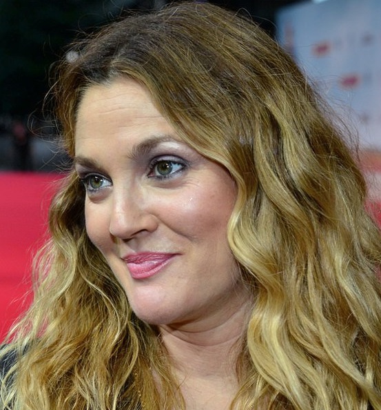 Drew Barrymore ci ripensa dopo le critiche: stop al suo show fino alla fine dello sciopero