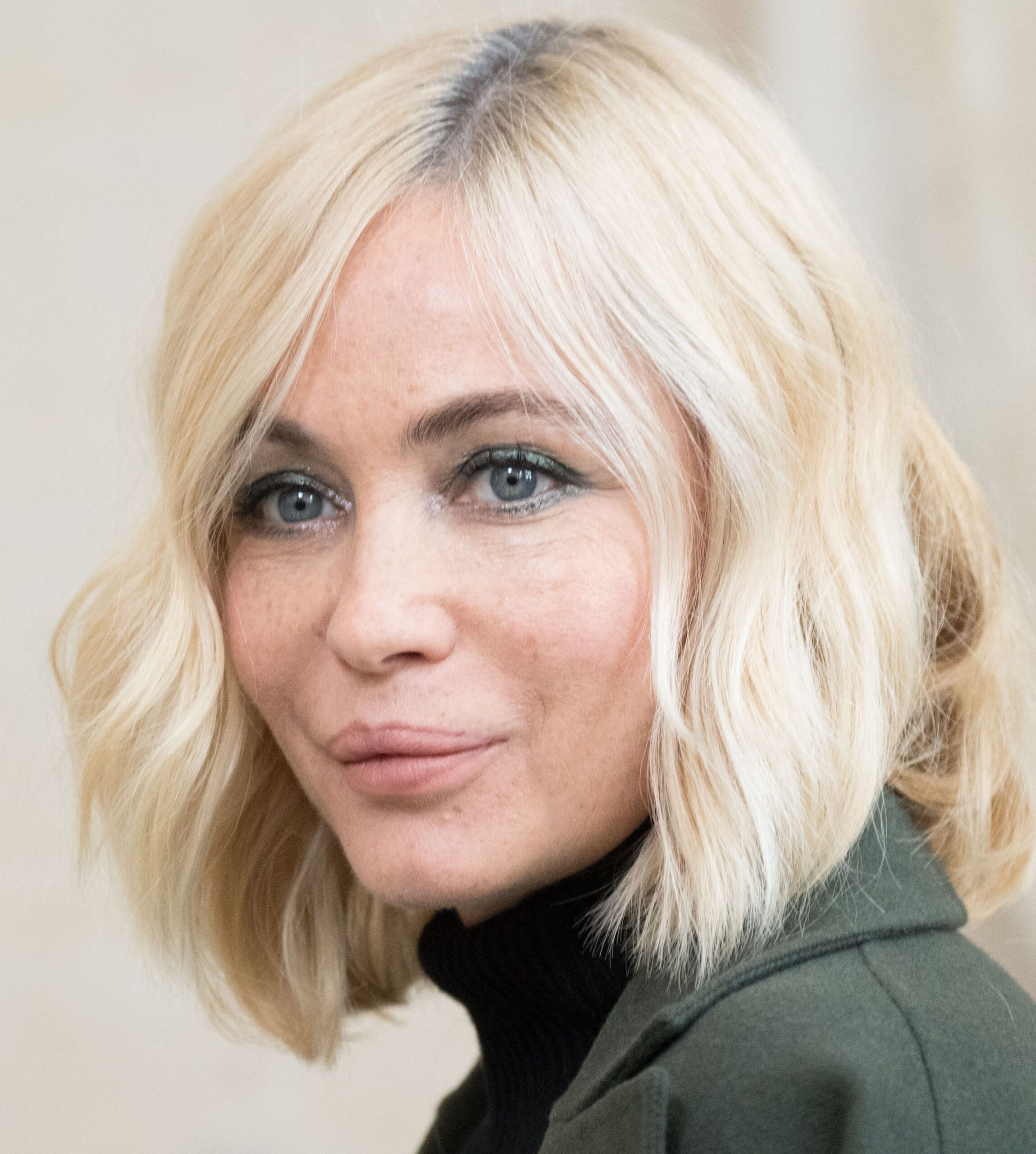 Emmanuelle Beart: “Da bambina fui vittima di incesto, mi salvò la nonna”