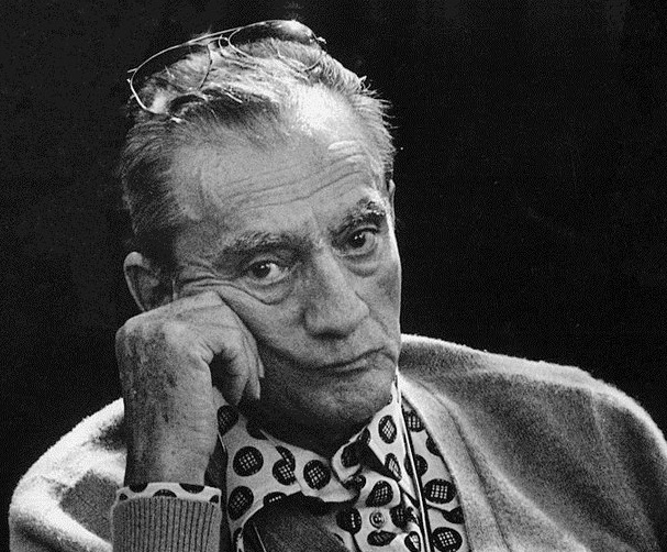 Luchino Visconti, rubata a Ischia la lapide del regista