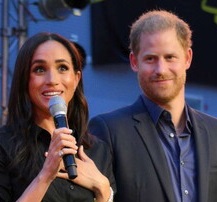 Meghan Markle raggiunge il principe Harry agli Invictus Games: “Scusate il ritardo”