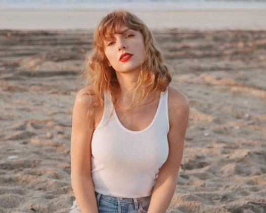 Taylor Swift batte nuovi record con “1989”: miglior debutto come artista e album più scaricato dell’anno