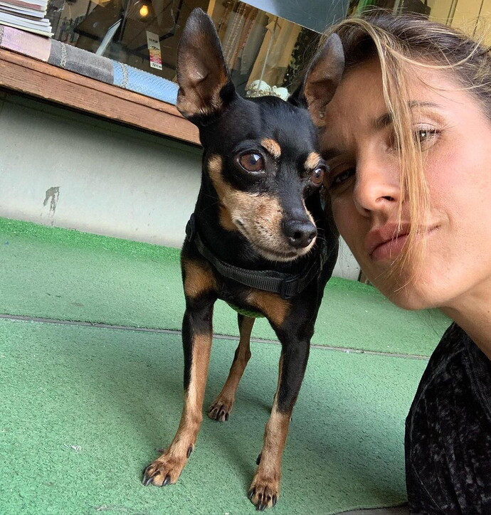 Elisabetta Canalis in lutto, è morta la sua cagnolina Mia