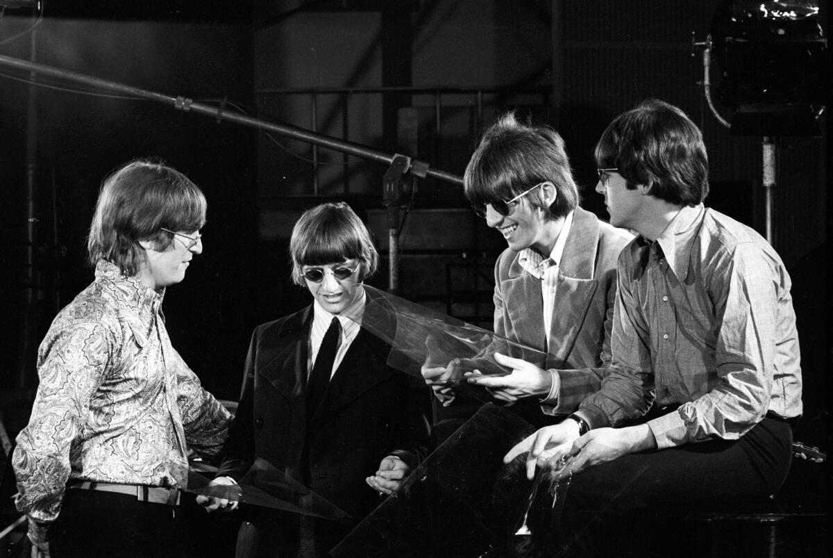 Beatles, uscita l’ultima canzone “Now and Then”: in un documentario la sua storia