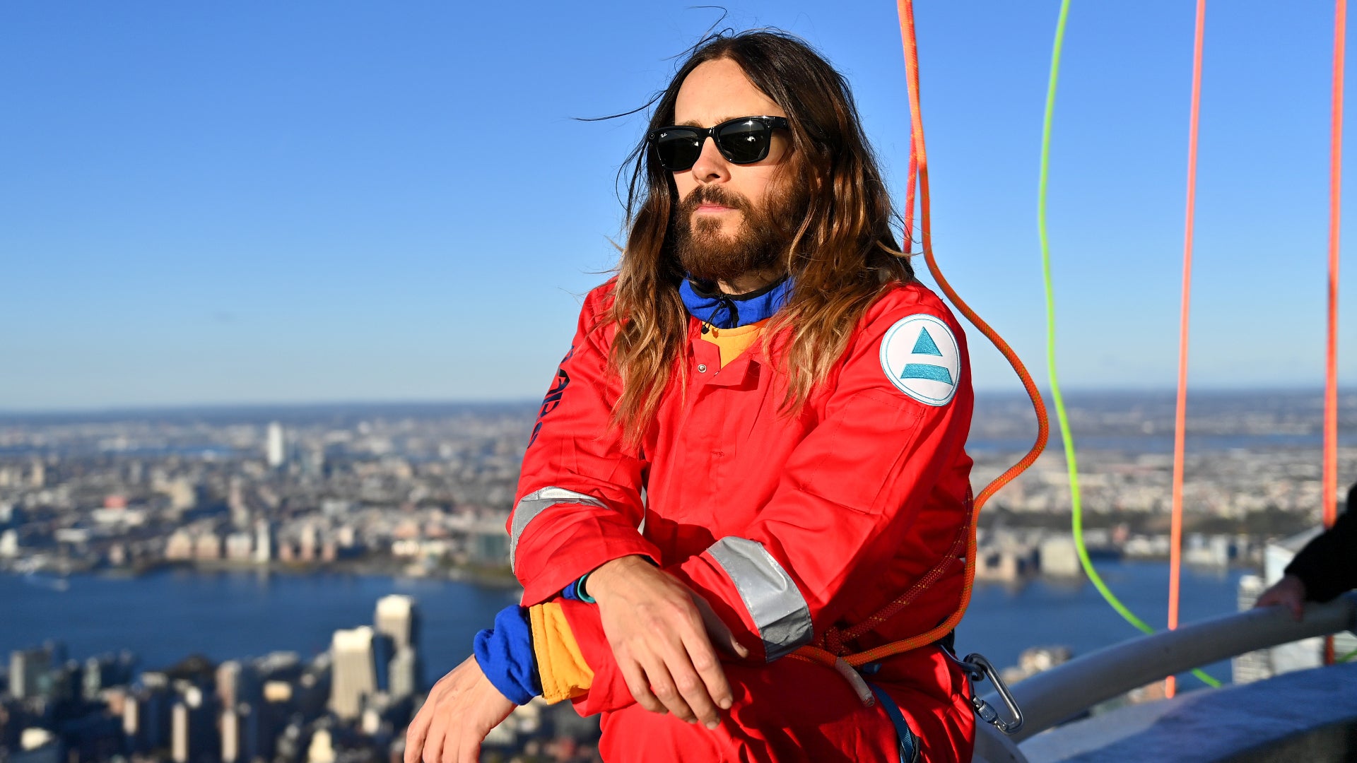 Jared Leto scala l’Empire State Building per promuovere il tour dei Thirty Seconds to Mars