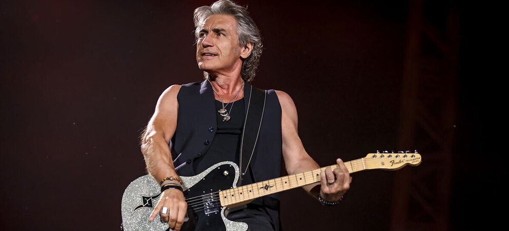 Ligabue annulla il concerto a Roma per l’influenza, la rabbia dei fan