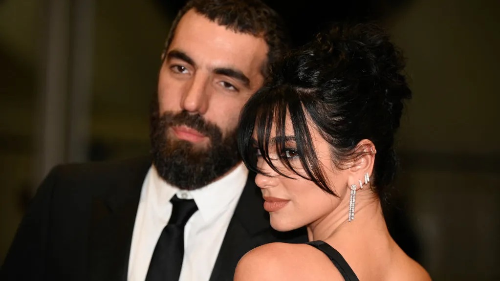 Rottura tra Dua Lipa e Romain Gavras: il lavoro mette fine alla loro relazione