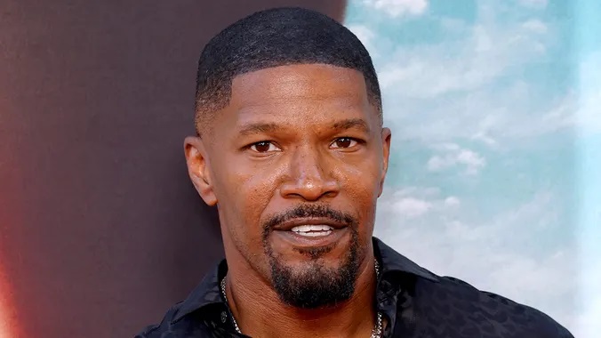 Jamie Foxx: il ritorno sul palco dopo una battaglia contro una complicazione medica