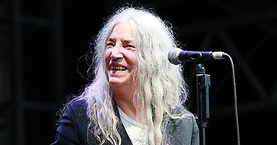 Emergenza per Patti Smith: ricovero a Bologna interrompe il tour in Italia