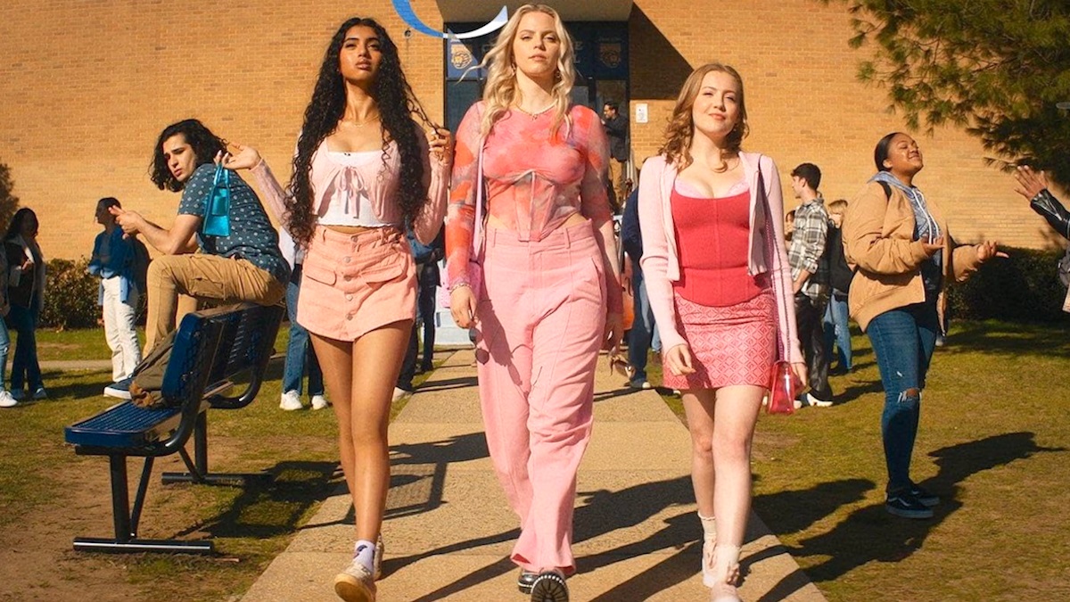 E’ arrivato al cinema “Mean girls”, il remake in versione musical dell’omonimo film del 2004