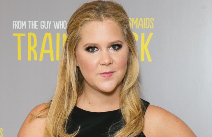 L’attrice Amy Schumer rivela di essere affetta dalla “Sindrome di Cushing”