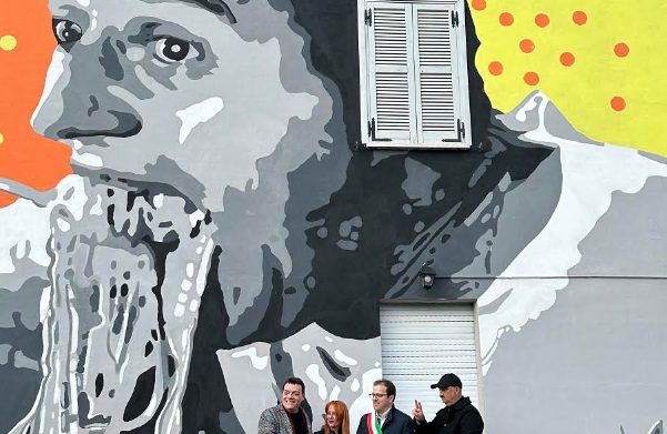 Narni, un murale dedicato ad Alberto Sordi è stato inaugurato da suo cugino Igor Righetti e realizzato da David Pompili