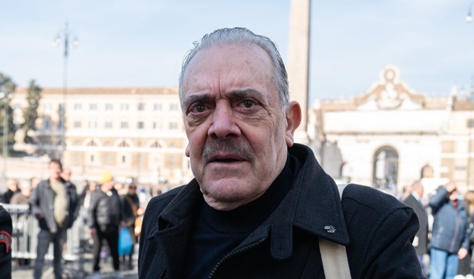 Il re dei Paparazzi, Rino Barillari, picchiato da Gerard Depardieu in via Veneto