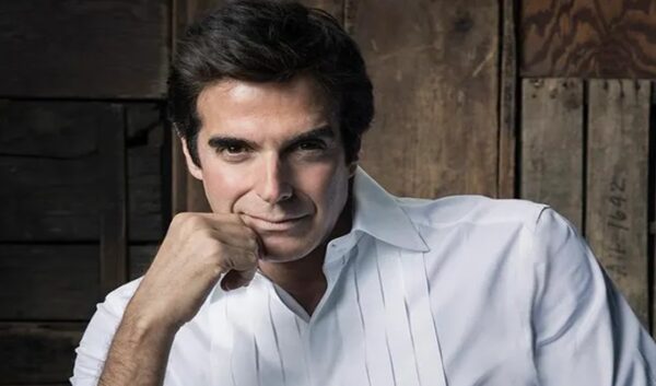 David Copperfield accusato di molestie sessuali: sedici le donne che hanno sporto denuncia