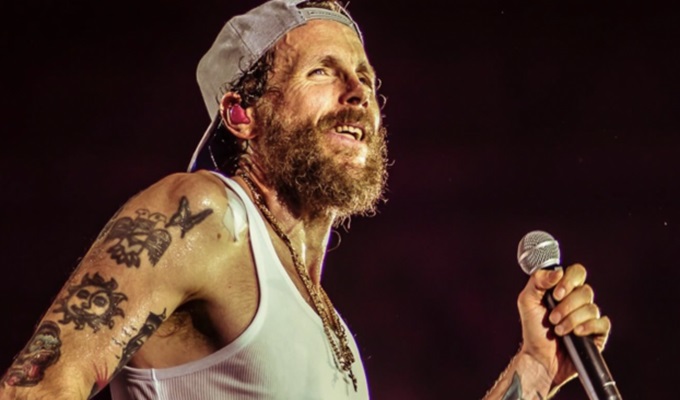 Jovanotti, annunciato il tour nei palazzetti per il 2025